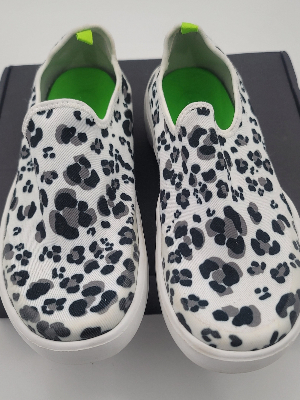 OOFOS OOmg Low Recovery Shoes - W6